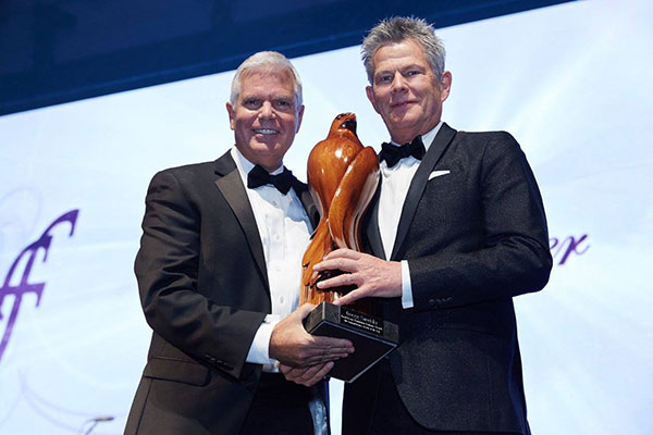 David Foster Foundation Visionary Award Business Leader of the Year 2015 Gregg Saretsky  C.E.0 of West Jet
Sculpture ‘Visionary of Flight’ by Maarten Schaddelee
